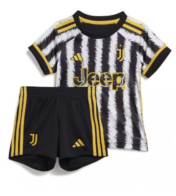 Juventus Replika Babytøj Hjemmebanesæt Børn 2023-24 Kortærmet (+ Korte bukser)